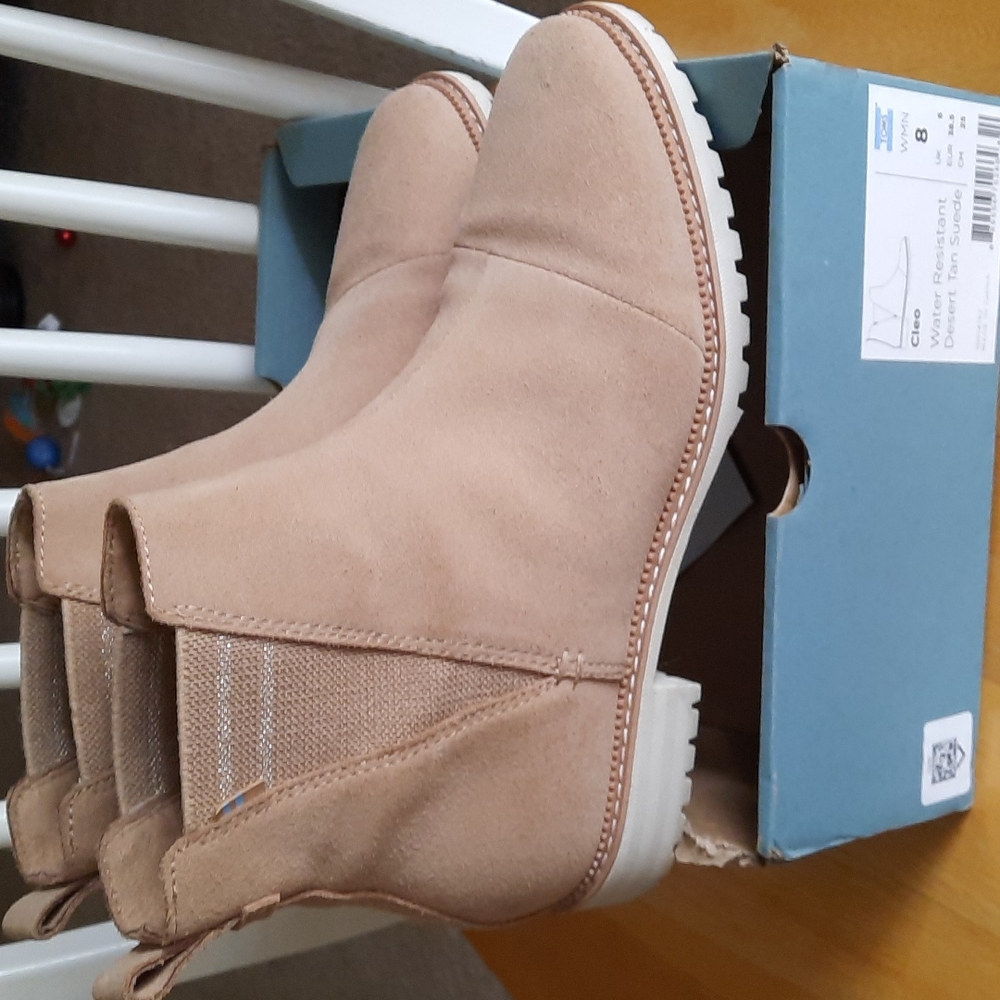 TOMS Booties - Picture 2 of 11